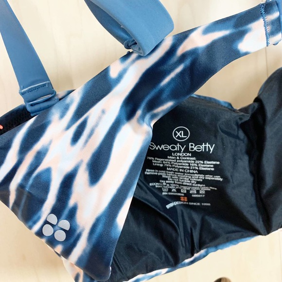 Sweaty Betty Women's Resort Bikini Top in Stellar Blue Water Print Size XL - Picture 4 of 5